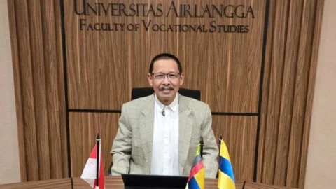  <span class="title-text">Nilai Tukar Rupiah Melemah, Dosen UNAIR Soroti 3 Risiko Utama bagi Perbankan</span>