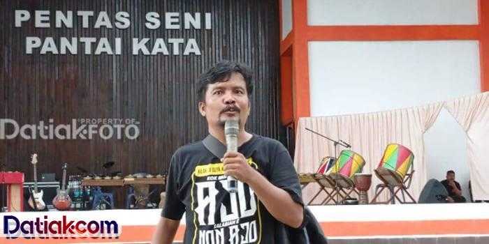 Pelaku UMKM dari brand Wayoik, Muhammad Fadli mengatakan bahwa kebijakan pro UMKM lebih dibutuhkan oleh UMKM di Ranah Saiyo Sakato saat ini.