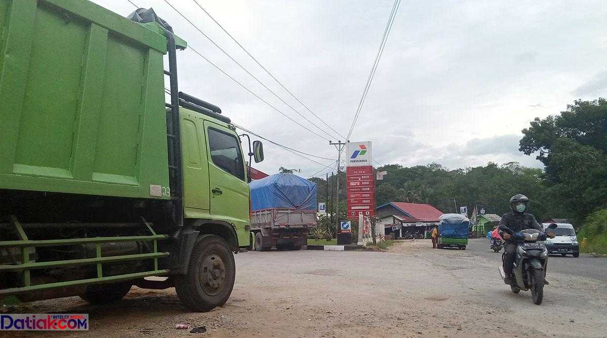 Solar di SPBU Sijunjung Sulit, Penjual Ketengan malah Ramai