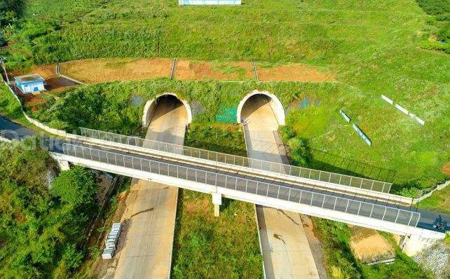 terowongan tol padang-pekanbaru 11 km jalur yang ba