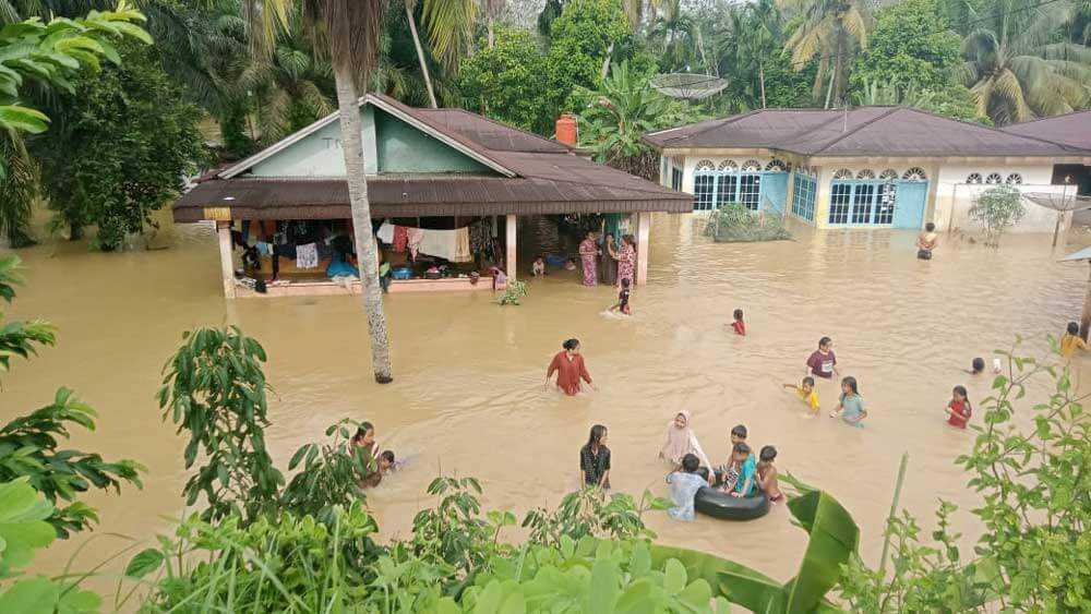 banjir di dharmasraya makin parah lagi 3 kecamatan