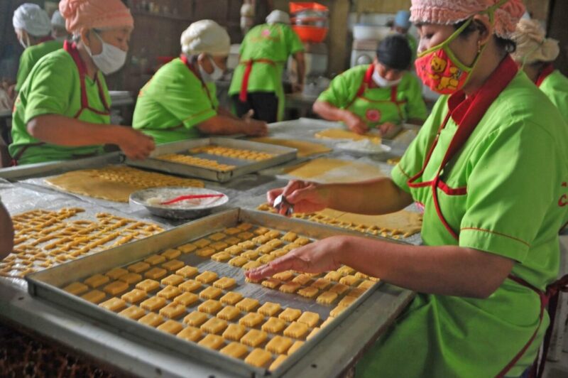 Cuplikan visual dari kejadian terbaru terkait Industri Makanan di Sumatera Barat.