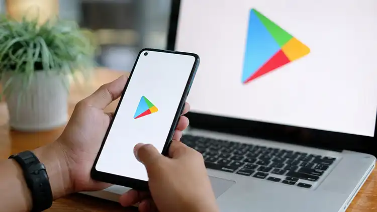 Infografis yang memberikan ringkasan fakta utama tentang Layanan Play Store.